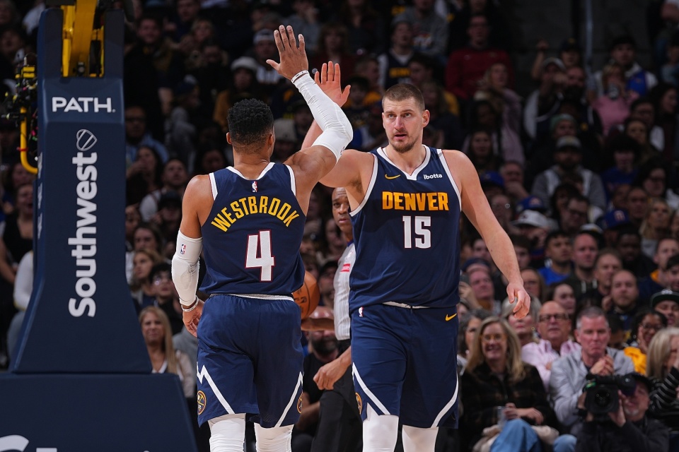 更是对青少 更是对青少