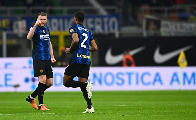 的水下蝶腿 的水下蝶腿